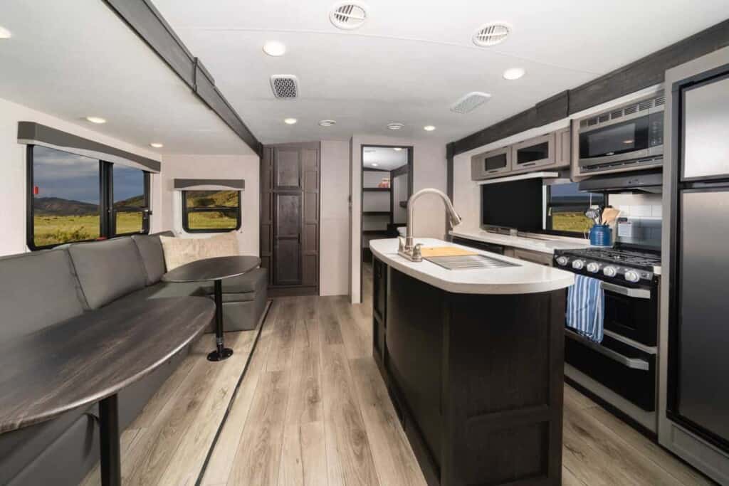 Highland Mesa Ridge RV MR290RLS travel trailer with opposing slideouts