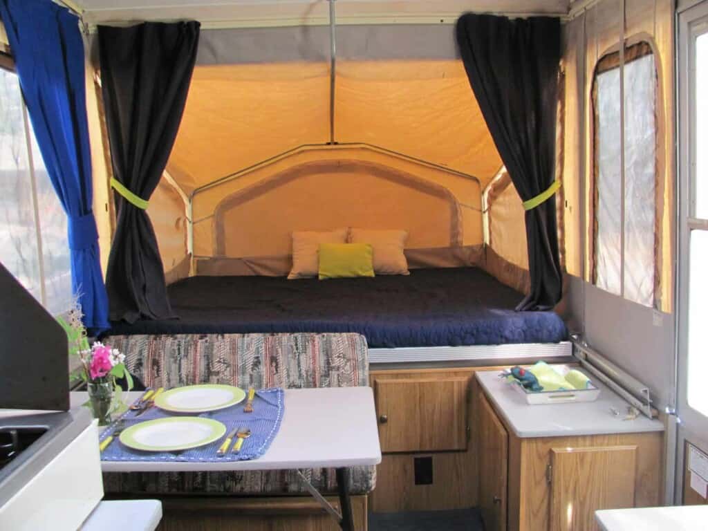 Pop-up campers are a fun DIY remodel project to tackle. (Image: Shutterstock)
