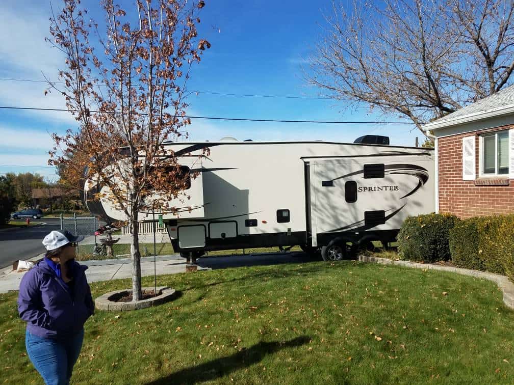 Fifth wheel parked in residential driveway. Image: @nicculi, iRV2 Forums Member