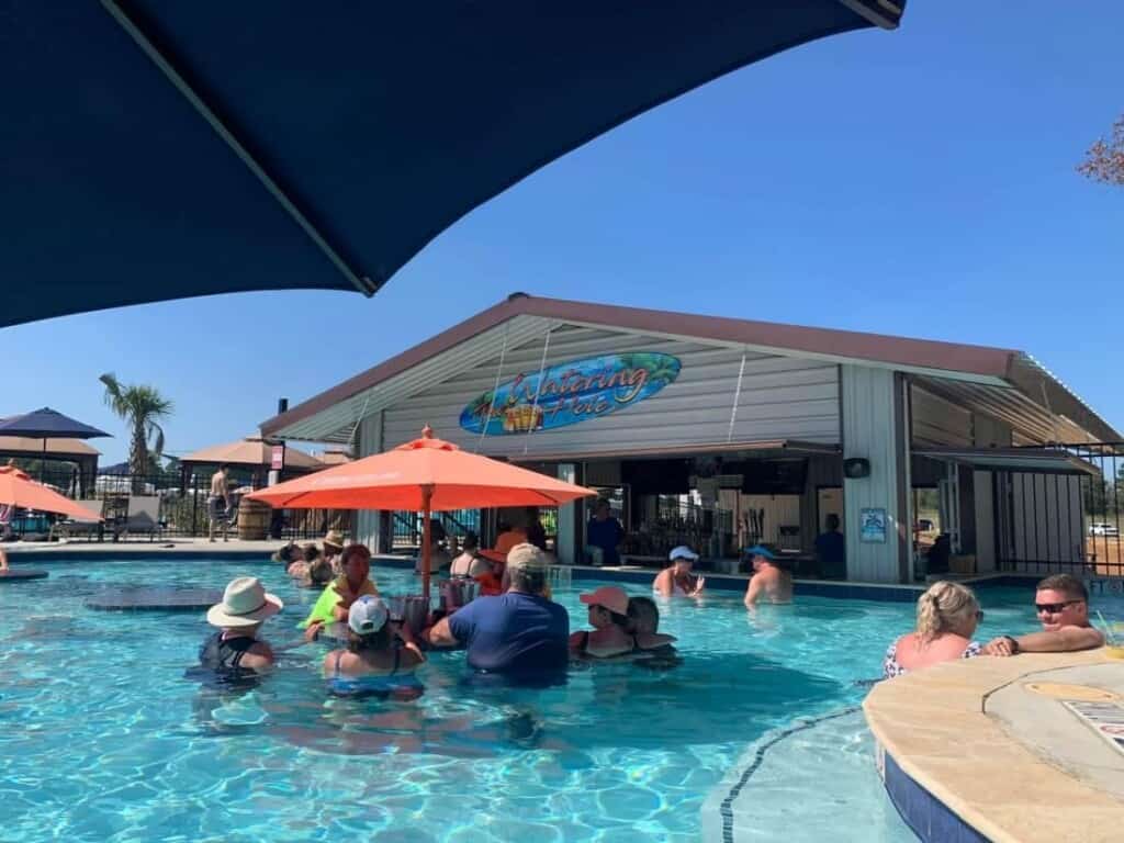 Stillwater RV Resort swim up bar (Image: @AAmelissa, RV LIFE Campgrounds)