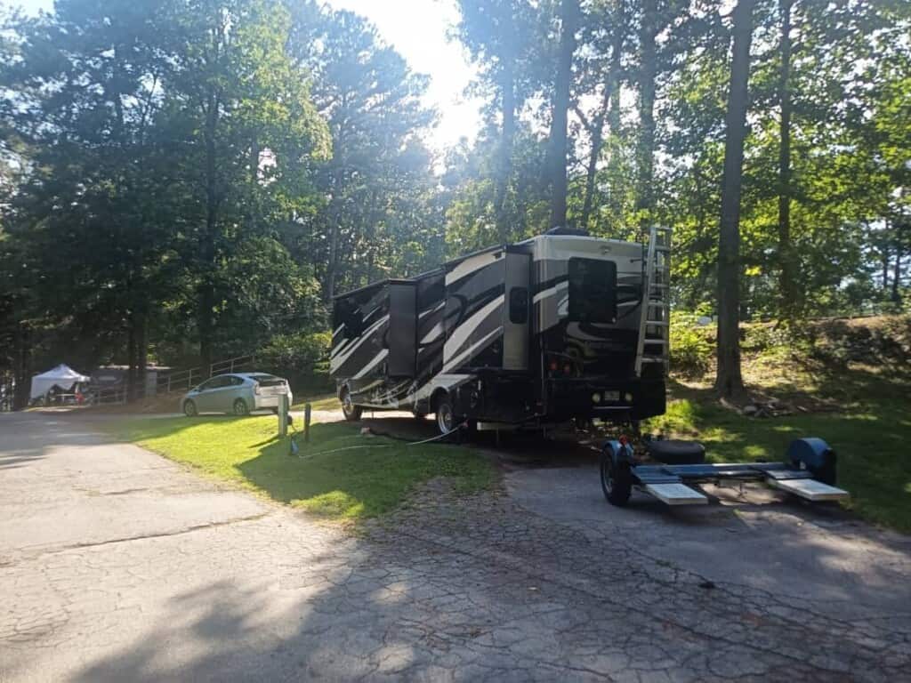 Enjoy rustic luxury at Stone Mountain Park Campground. (Image: @360TRUE, RV LIFE Campgrounds)